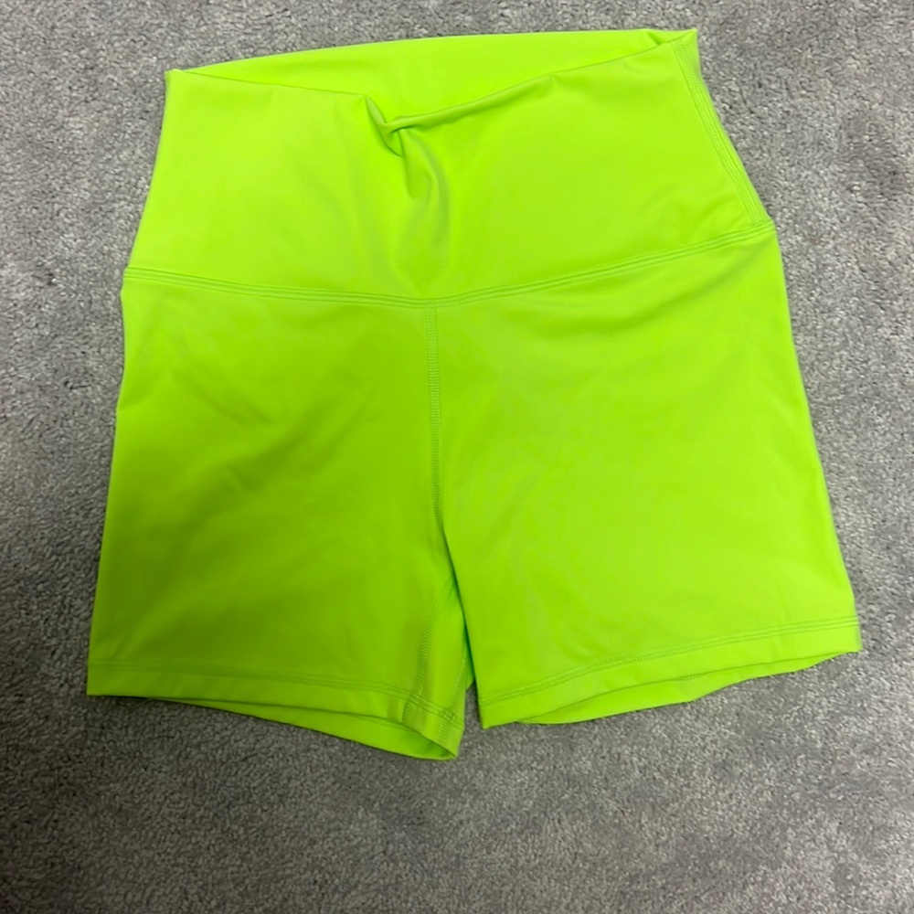 NWT crz yoga shorts size M